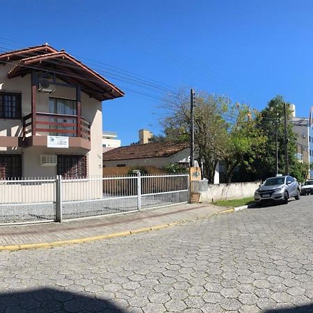 Apartamentos Vo Lela Bombinhas Exterior foto
